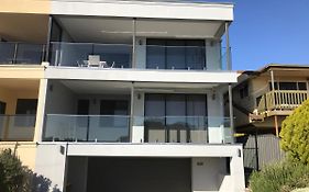 The Lighthouse - Beachfront Accommodation
